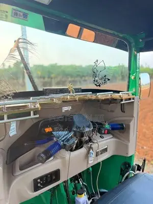 Bajaj RE 2025