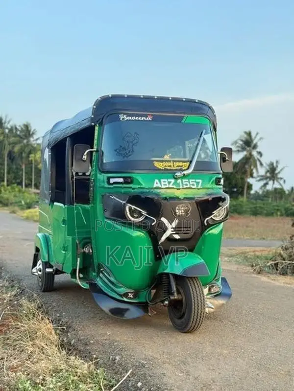 Bajaj RE 2025