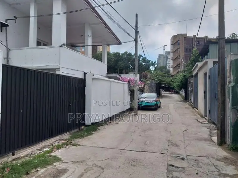 Colombo 05 - Havelock Town 6 BR House on 12.70 Perches of Land for Sal