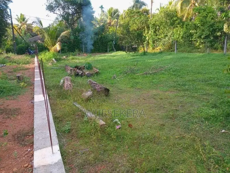 පානදුර, අලුබෝමුල්ල පර්චස් 14ක ඉඩම විකිණීමට