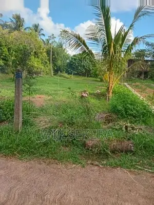 පානදුර, අලුබෝමුල්ල පර්චස් 14ක ඉඩම විකිණීමට