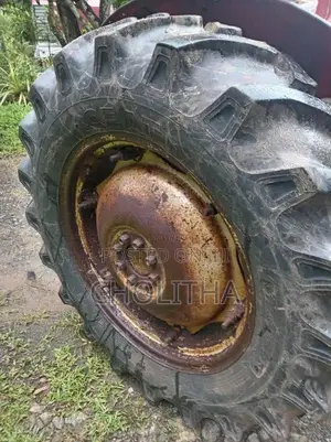 Massey-Ferguson 135 DL 1980 Tractor (Used)