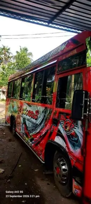 Ashok-Leyland Mithra 2014 Bus (Used)