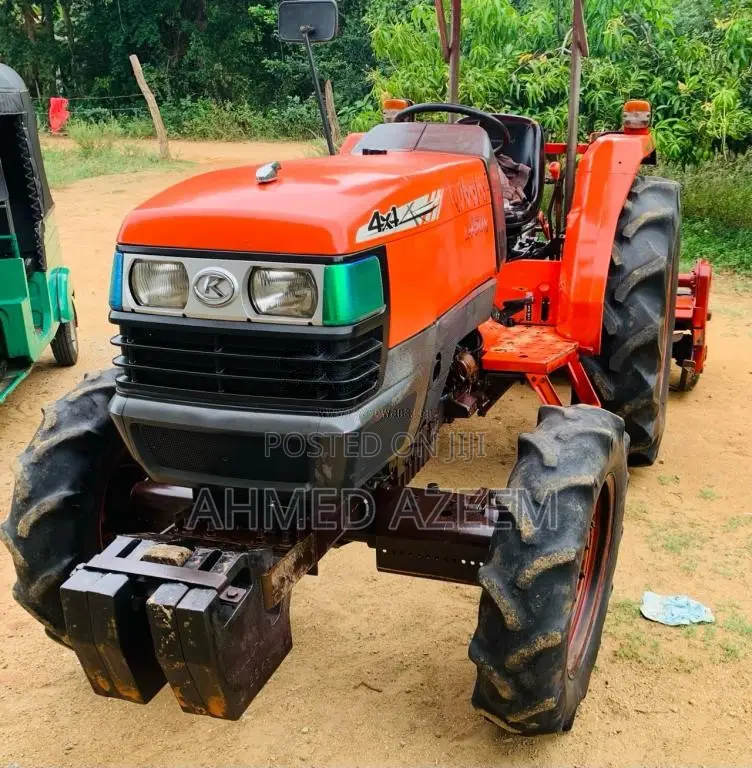Kubota L4508 2023 Tractor (Used)