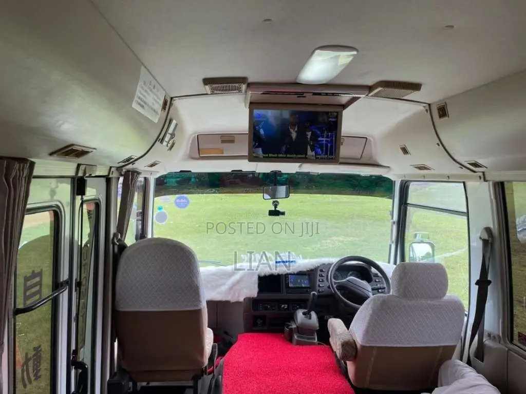 Mitsubishi Fuso 2012 Bus (Used)