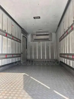 Isuzu ELF 2018 Lorry (Used)