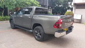 Toyota Hilux 2023 Pickup (Used)