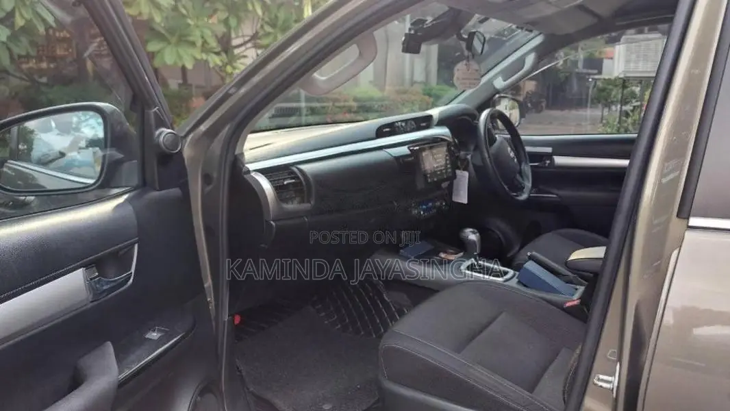 Toyota Hilux 2023 Pickup (Used)