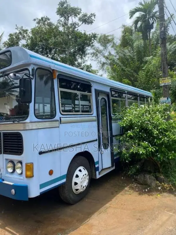 Ashok-Leyland Lynx 2011 Bus (Used)