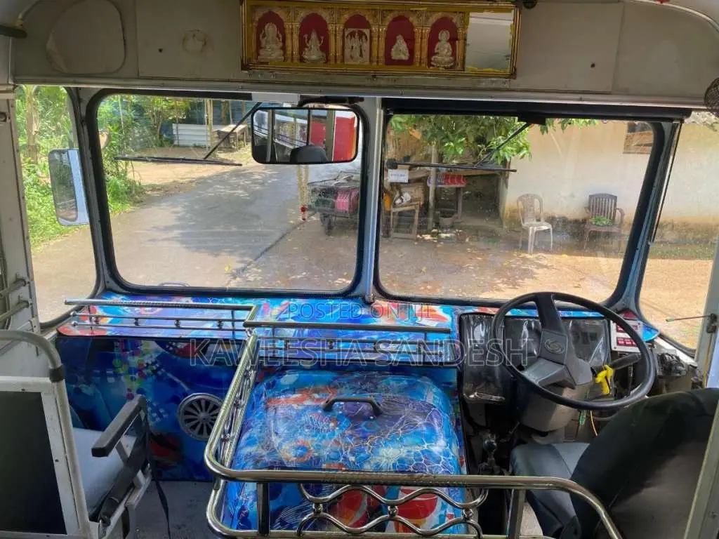 Ashok-Leyland Lynx 2011 Bus (Used)
