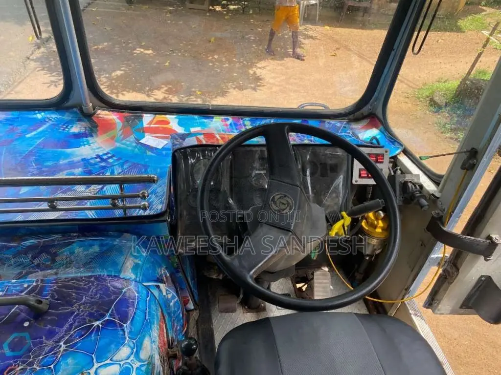 Ashok-Leyland Lynx 2011 Bus (Used)