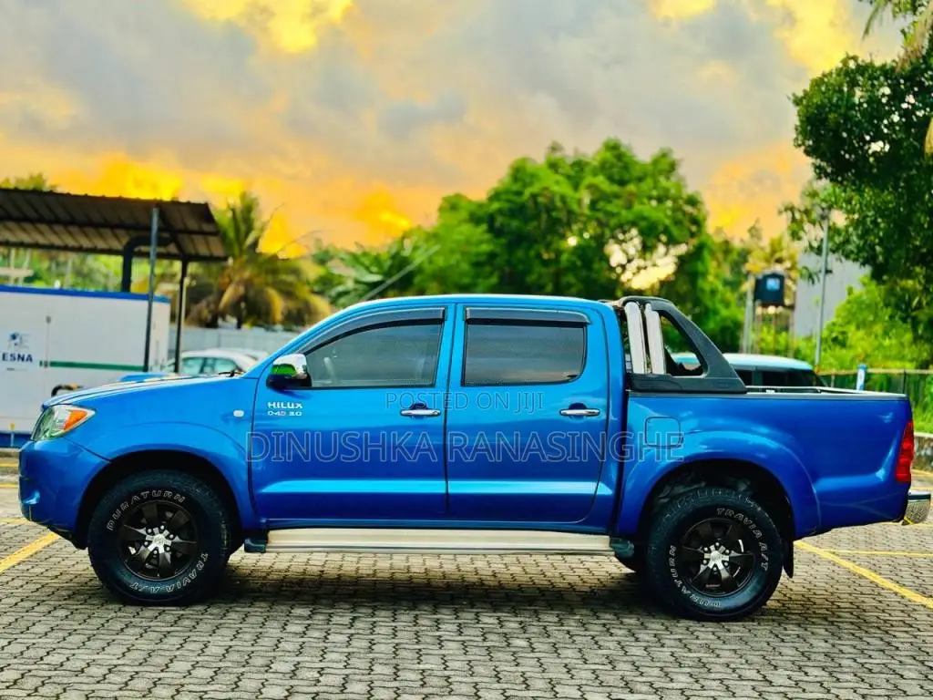 Toyota Hilux 3L TURBO 2006 Pickup (Used)