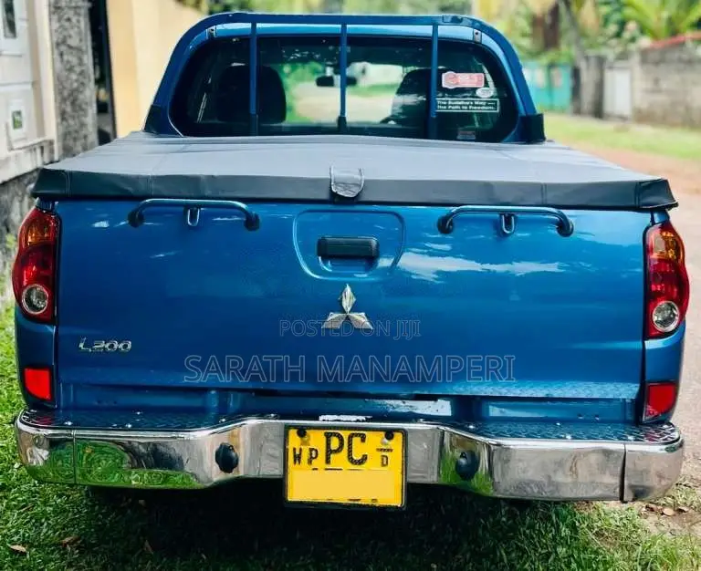 Mitsubishi L200 2WD 2011 Pickup (Used)