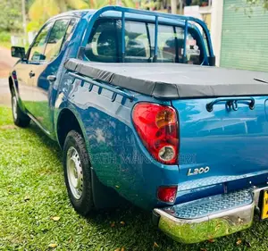 Mitsubishi L200 2WD 2011 Pickup (Used)