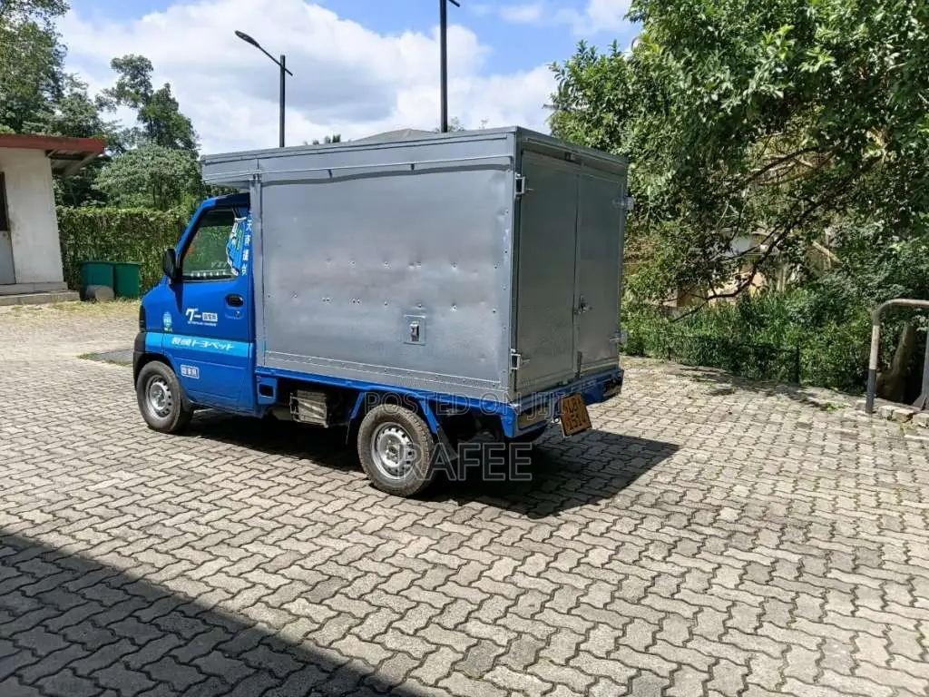 Mitsubishi Minicab 2002 Lorry (Used)