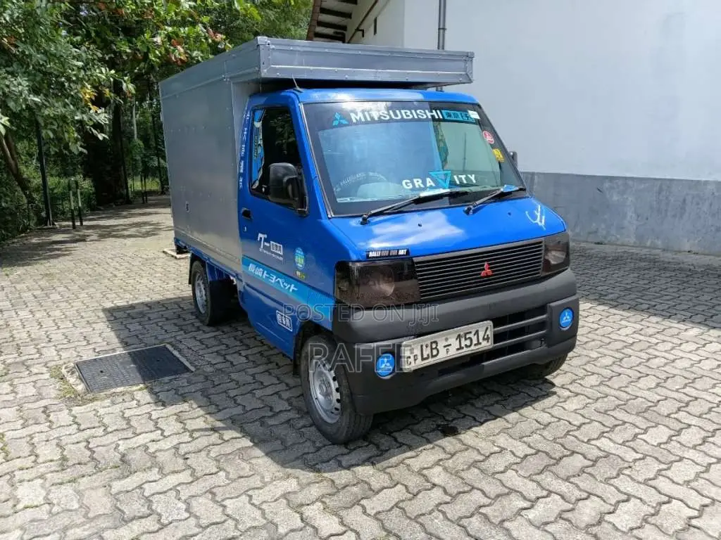 Mitsubishi Minicab 2002 Lorry (Used)