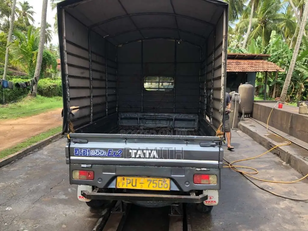Tata Dimo Batta 2012 Lorry (Used)