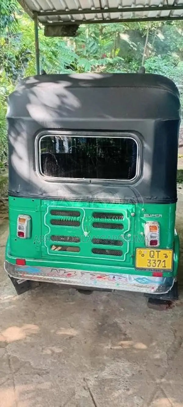 Bajaj 4 stroke 2009 Three Wheel (Used)