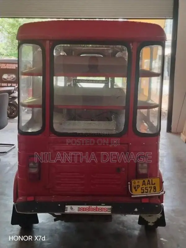Bajaj RE 205 2013 Three Wheel (Used)