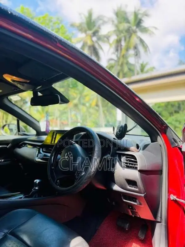 Toyota CHR NGX 10 2018 SUV (Used)