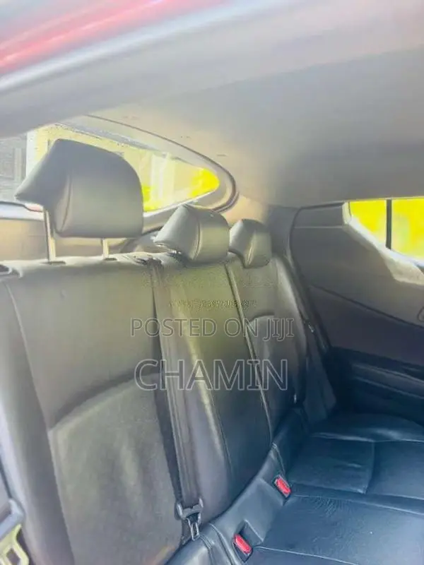 Toyota CHR NGX 10 2018 SUV (Used)