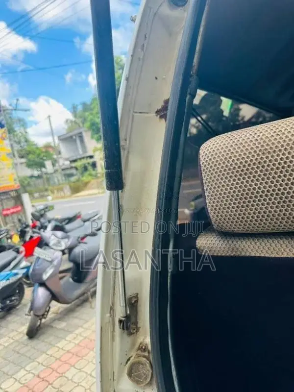 Nissan Caravan 1999 Van (Used)