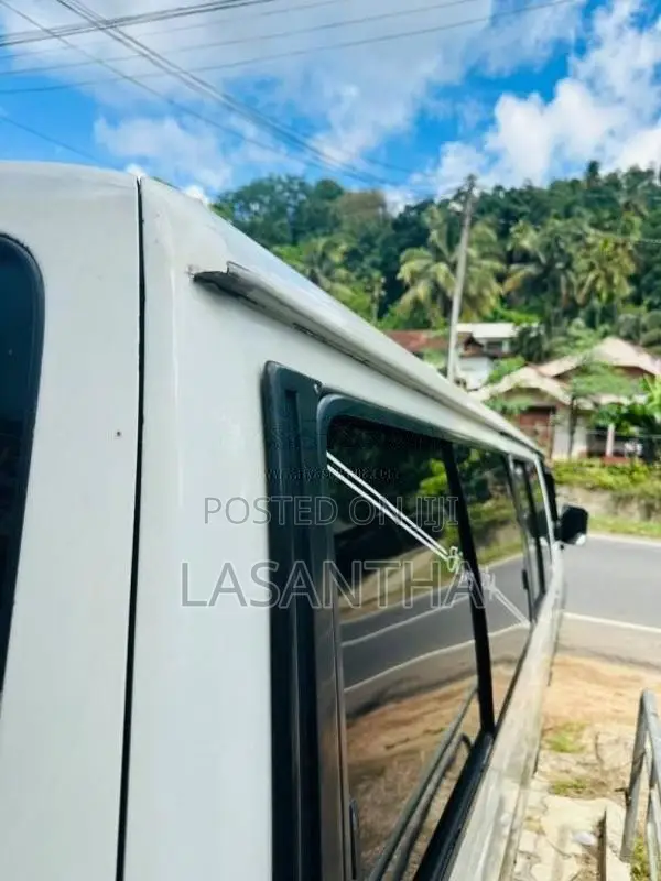 Nissan Caravan 1999 Van (Used)