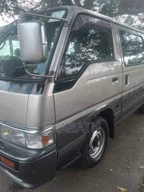 Nissan Caravan 1993 Van (Used)