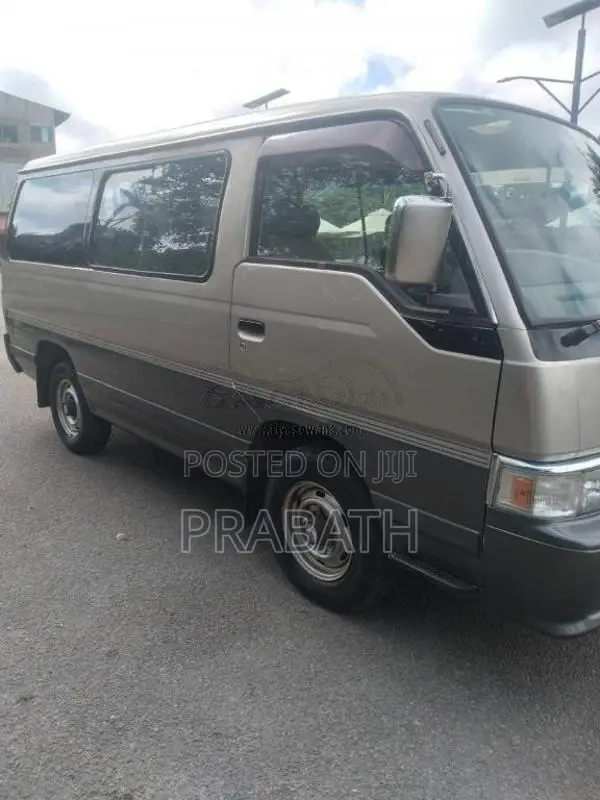Nissan Caravan 1993 Van (Used)