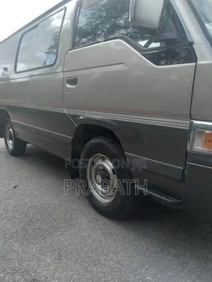 Nissan Caravan 1993 Van (Used)