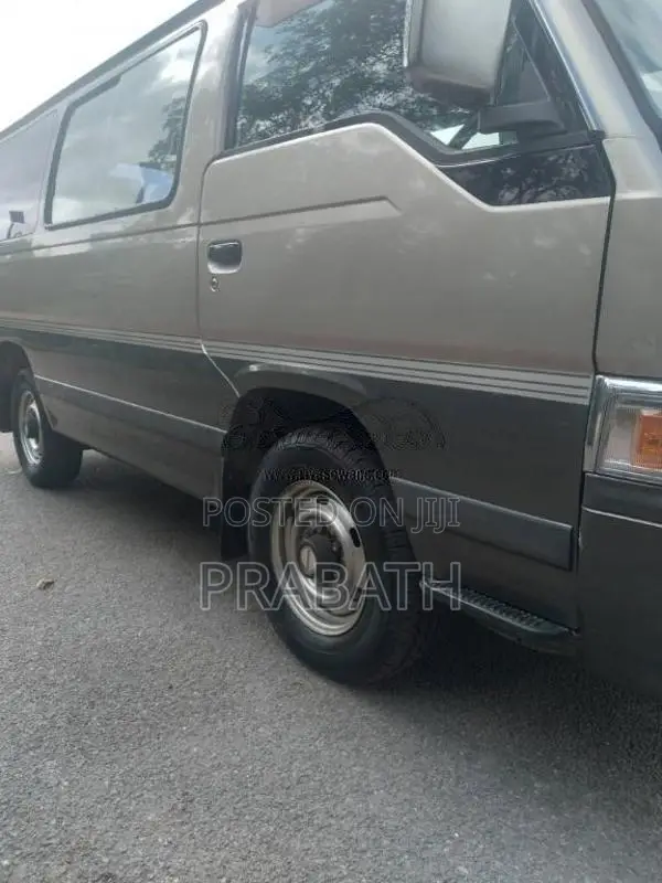 Nissan Caravan 1993 Van (Used)