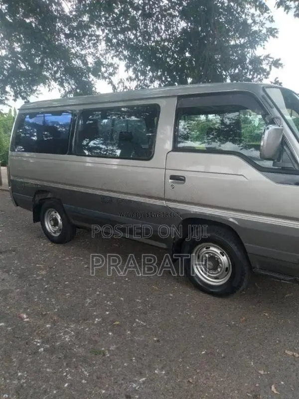 Nissan Caravan 1993 Van (Used)