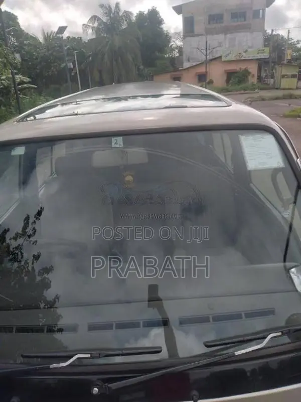 Nissan Caravan 1993 Van (Used)