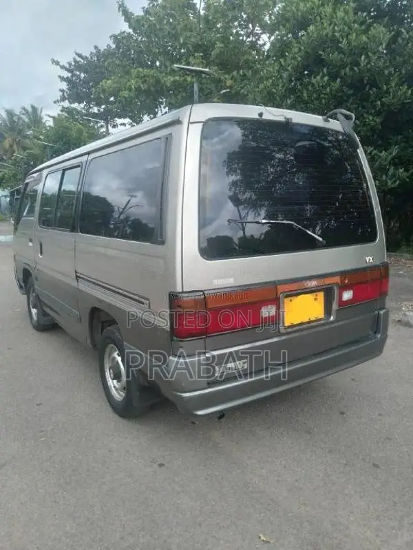Nissan Caravan 1993 Van (Used)