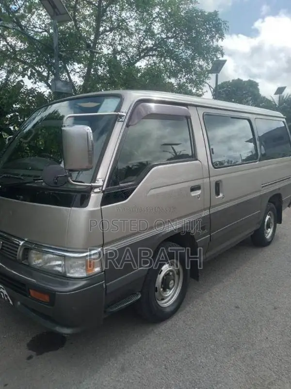 Nissan Caravan 1993 Van (Used)
