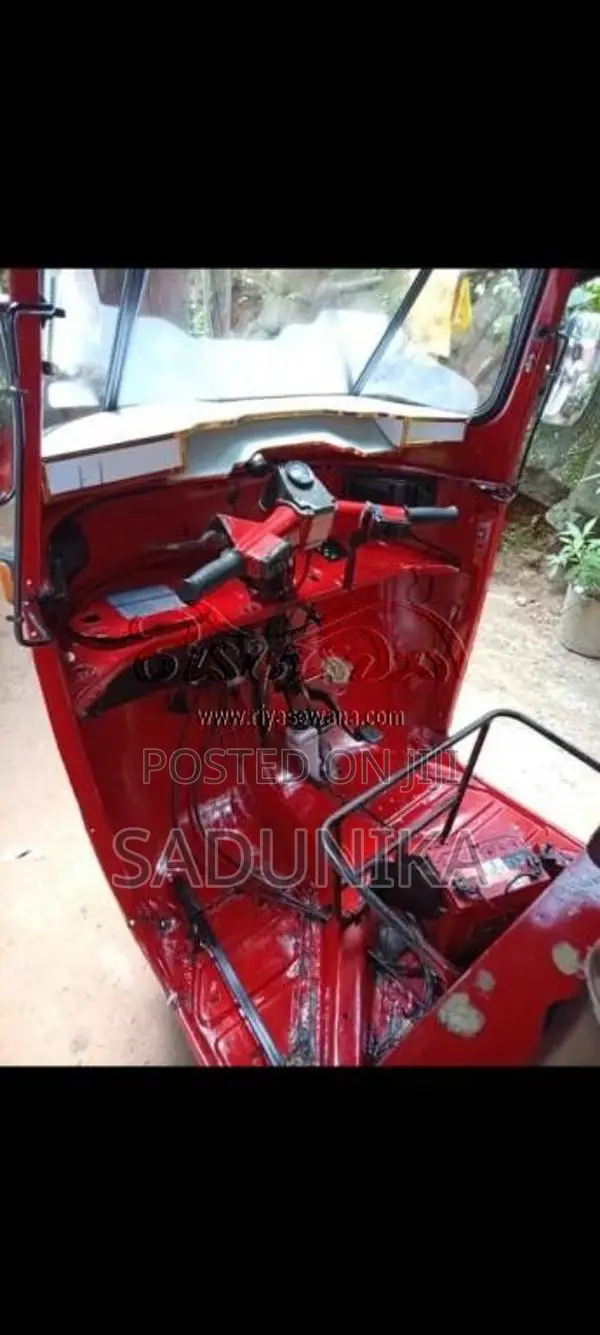 Bajaj 4 Stroke 2009 Three Wheel (Used)