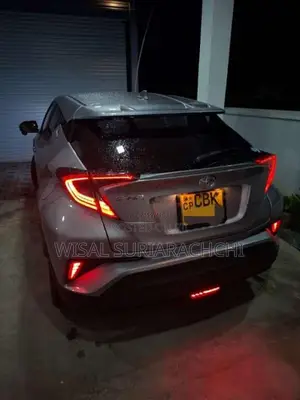 Toyota CHR NGX 10 2018 SUV (Used)