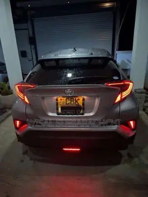 Toyota CHR NGX 10 2018 SUV (Used)