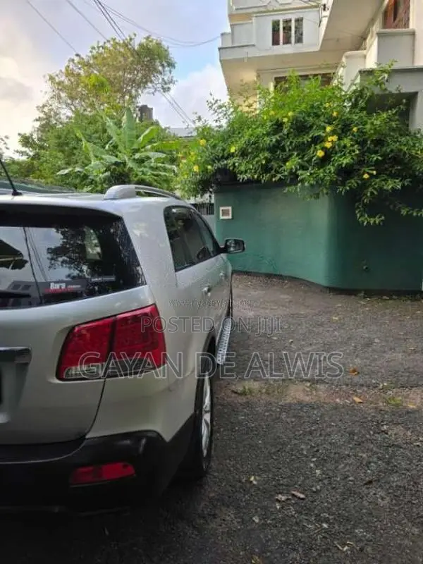 Kia Sorento 2011 SUV (Used)