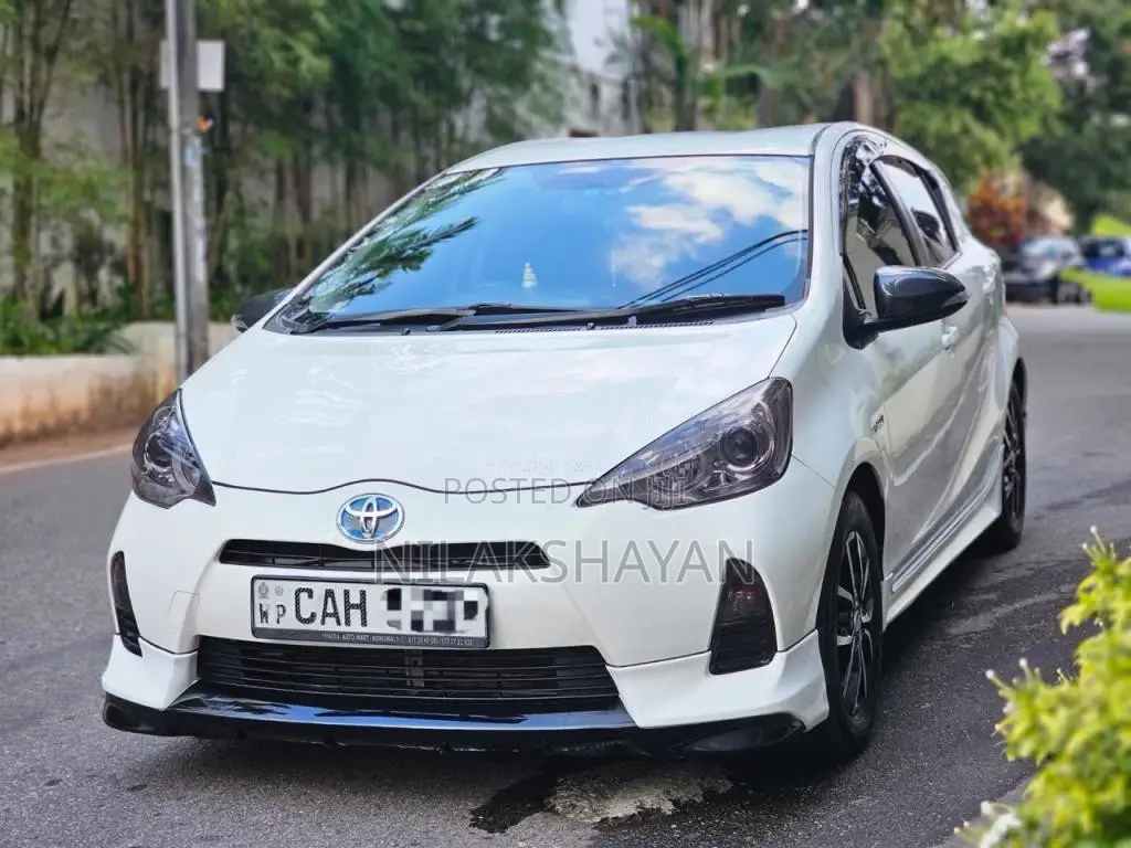 Toyota Aqua 2013 Car (Used)