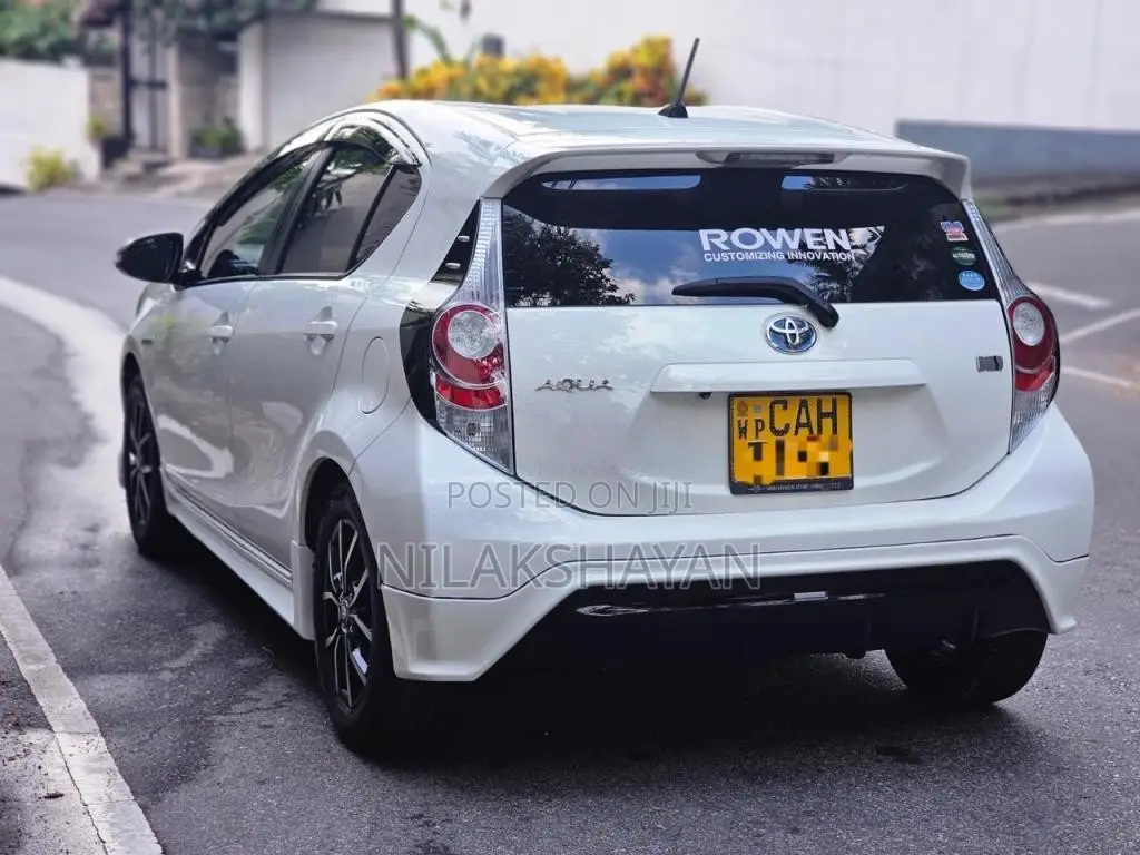 Toyota Aqua 2013 Car (Used)