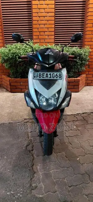 Yamaha Zr 2016 Motorbike (Used)