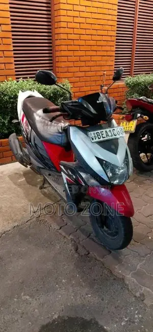 Yamaha Zr 2016 Motorbike (Used)