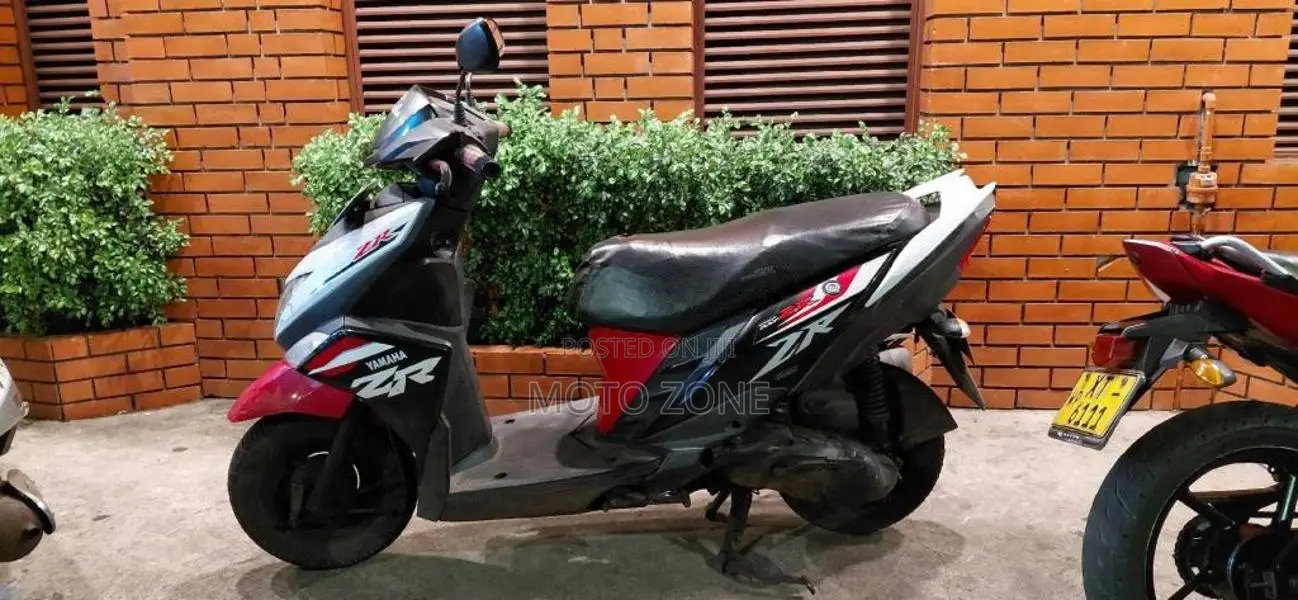 Yamaha Zr 2016 Motorbike (Used)