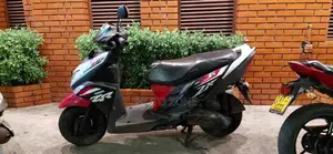 Yamaha Zr 2016 Motorbike (Used)