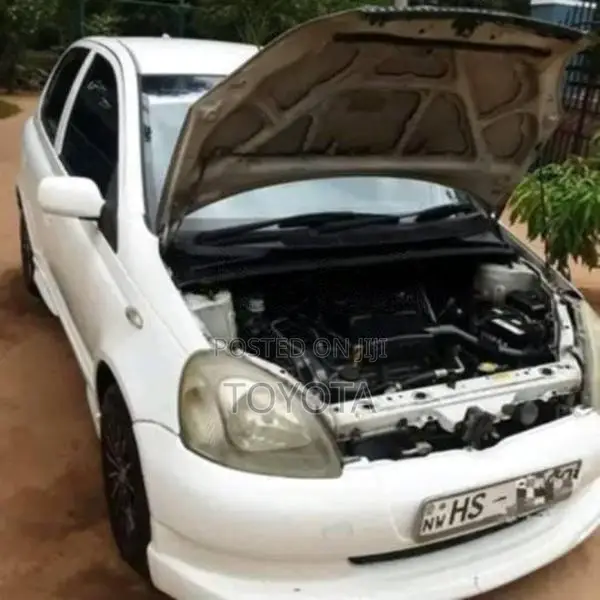 Toyota VITZ 2004 Car (Used)