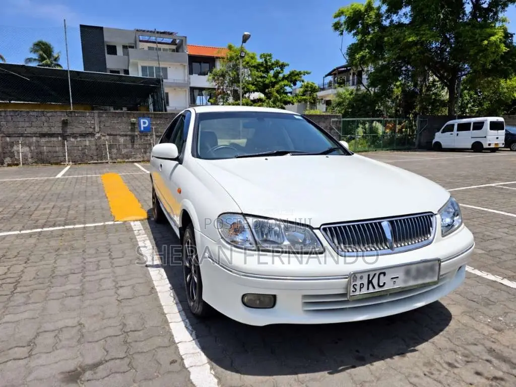 Nissan N16 2001 Car (Used)