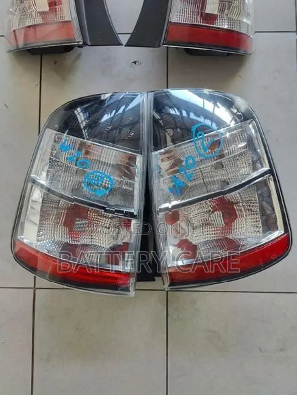 PRIUS 20 TAIL LIGHTS SET