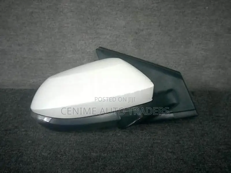 Toyota Yaris 210 Side Mirror LH