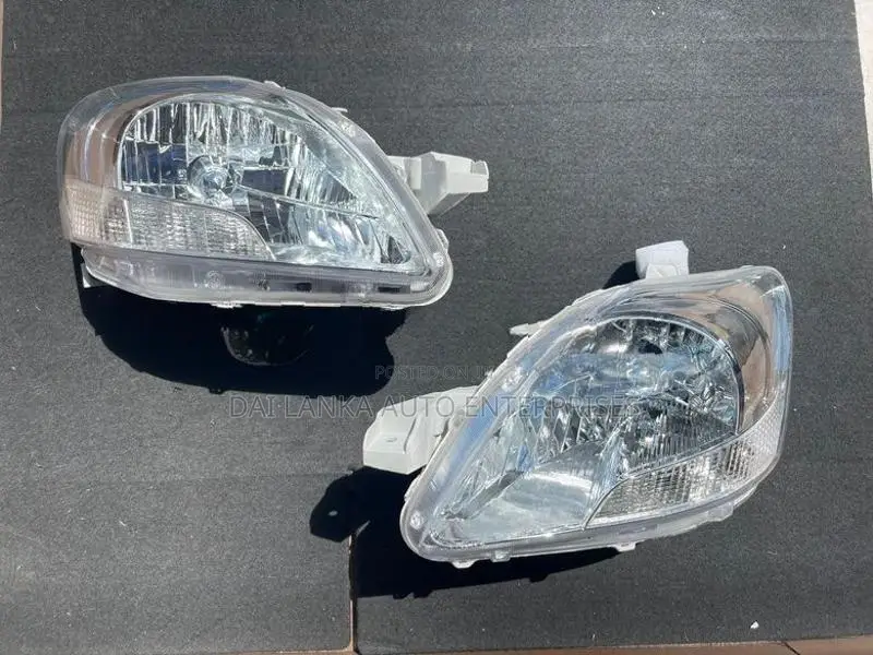Toyota Belta Yaris Headlight Set